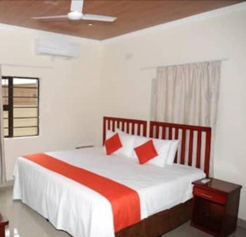 Pillacol Guest House Victoria Falls Exterior photo